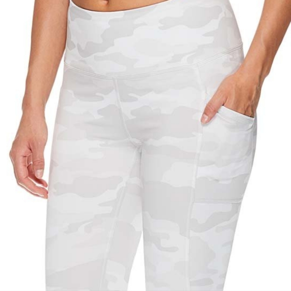 NWOT  Stark White Tonal Camo Precision 25'' High Rise Leggings